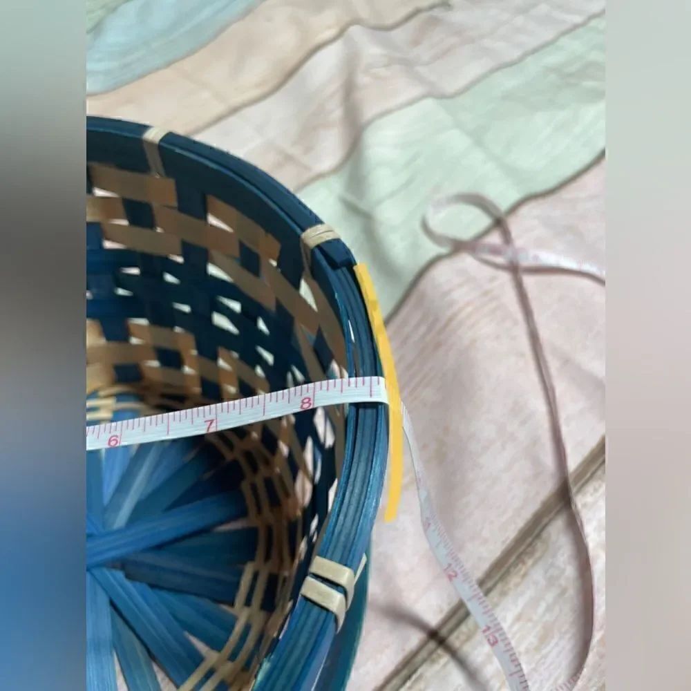 🔥❤️🔥 NEW! Round MultiColor Woven Bamboo Basket Gift Spring Decor - Picture 5 of 7